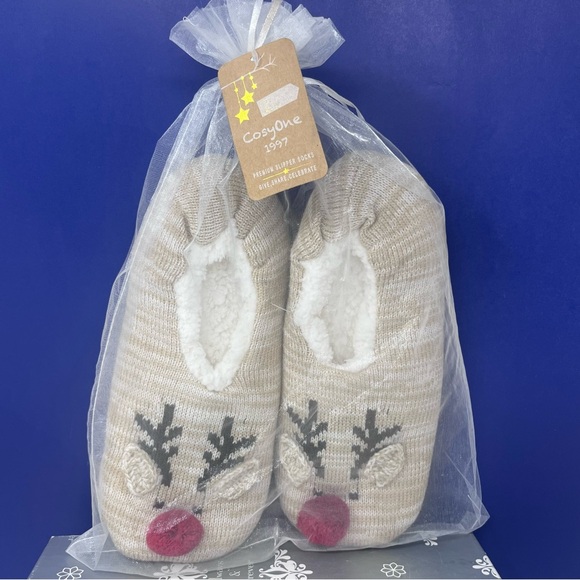 CozyOne Reindeer Fleece lined Anti-Slip Slippers 7/8 NEW - Picture 1 of 5